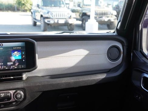 Used 2024 Jeep Wrangler Willys image 25