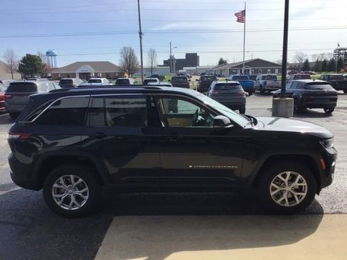 Used 2022 Jeep Grand Cherokee Limited image 8
