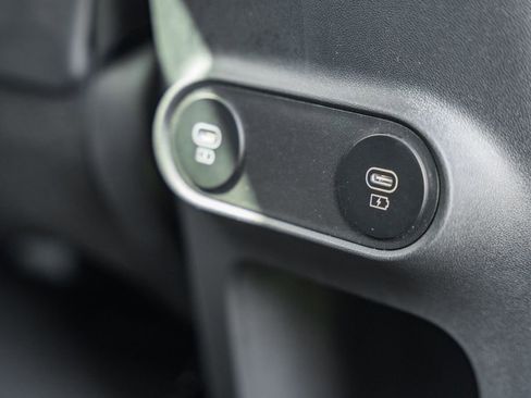 New 2025 Hyundai Ioniq 5 SEL image 32