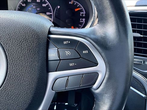Used 2018 Jeep Grand Cherokee Limited AWD/4WD image 18