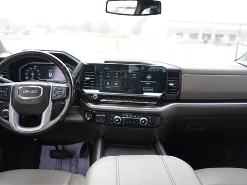 Used 2024 GMC Sierra 2500 SLT w/ SLT Convenience Package image 22