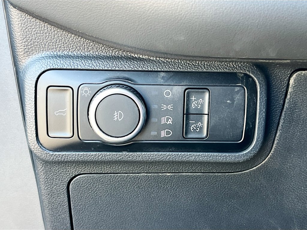 Used 2025 Ford Explorer Active w/ Active Comfort Package AWD/4WD image 9