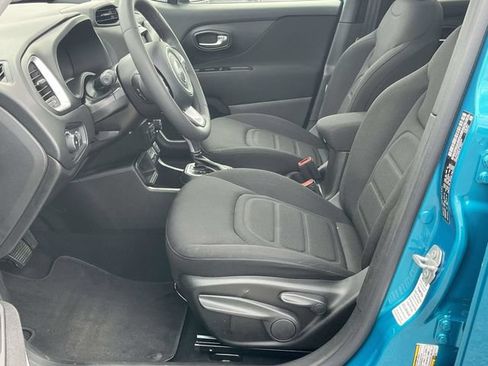 Used 2021 Jeep Renegade Latitude w/ Luxury Group I FWD image 13