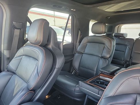 Used 2025 Lincoln Navigator Black Label image 32