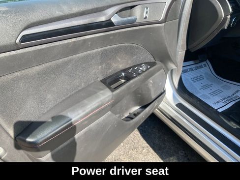 Used 2016 Ford Fusion SE image 13