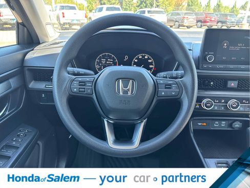 Used 2025 Honda CR-V EX image 15