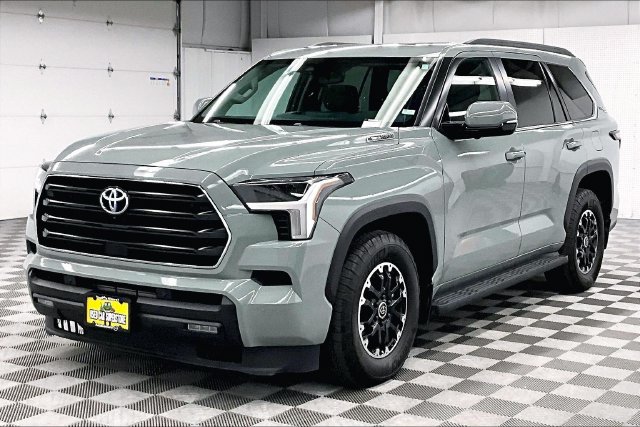 Used 2024 Toyota Sequoia SR5 w/ TRD Off-Road Package AWD/4WD image 11