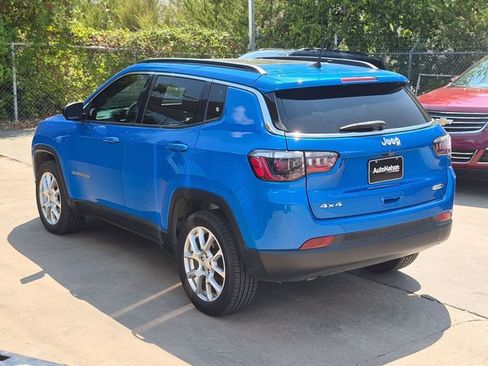 Used 2023 Jeep Compass Latitude w/ Sun and Sound Group AWD/4WD image 7
