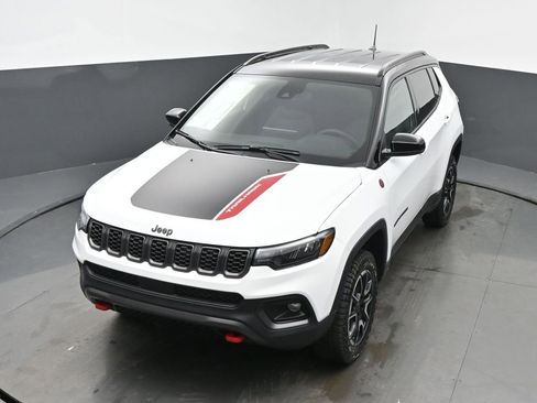 New 2026 Jeep Compass Trailhawk image 38