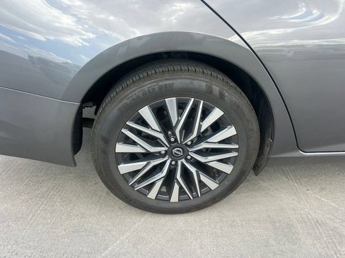 Used 2026 Nissan Altima 2.5 SV FWD image 2