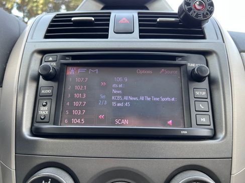 Used 2013 Toyota Corolla LE image 26