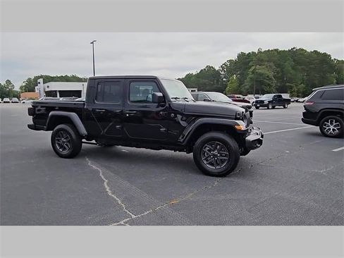 New 2025 Jeep Gladiator Sport image 38