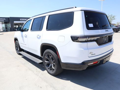 New 2026 Jeep Grand Wagoneer Limited AWD/4WD image 24