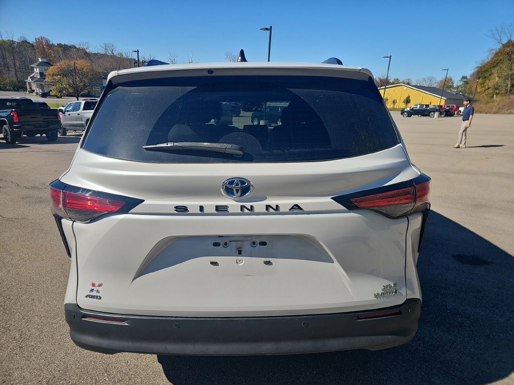 Used 2022 Toyota Sienna XLE AWD/4WD image 7