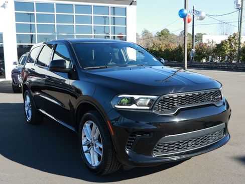 Certified 2023 Dodge Durango GT image 3