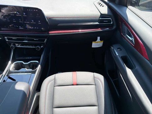 New 2026 Chevrolet Traverse RS image 14