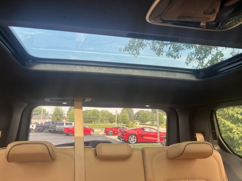 Used 2022 Jeep Grand Wagoneer Series III w/ Rear Seat Video Group 1 image 14