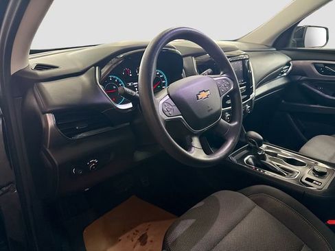 Used 2021 Chevrolet Traverse LS w/ LPO, Black Accent Package FWD image 10