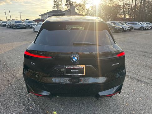 Used 2023 BMW iX xDrive50 w/ Premium Package image 6