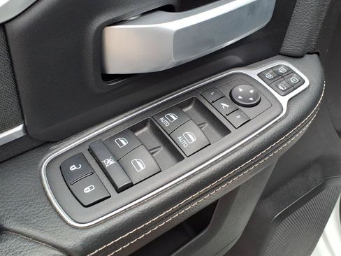 Used 2024 RAM 3500 Big Horn w/ Night Edition AWD/4WD image 15