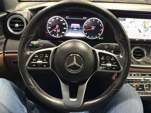 Used 2019 Mercedes-Benz E 300 4MATIC image 10