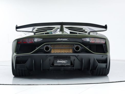 Used 2020 Lamborghini Aventador SVJ image 5