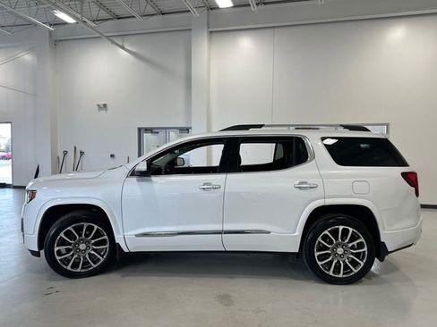 Used 2023 GMC Acadia Denali w/ Denali Ultimate Package AWD/4WD image 9