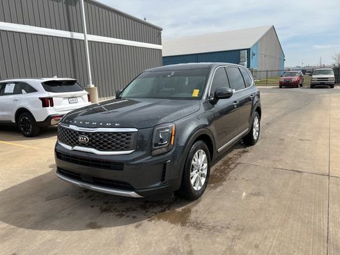 Used 2021 Kia Telluride LX image 1