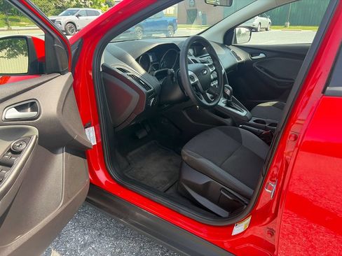 Used 2014 Ford Focus SE FWD image 9