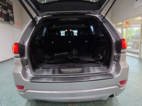 Used 2019 Jeep Grand Cherokee Altitude AWD/4WD image 21