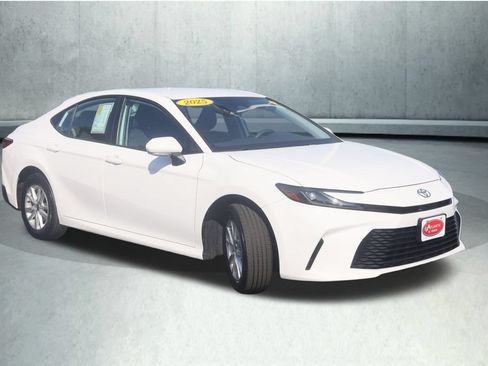 Used 2025 Toyota Camry LE w/ Convenience Package AWD/4WD image 12
