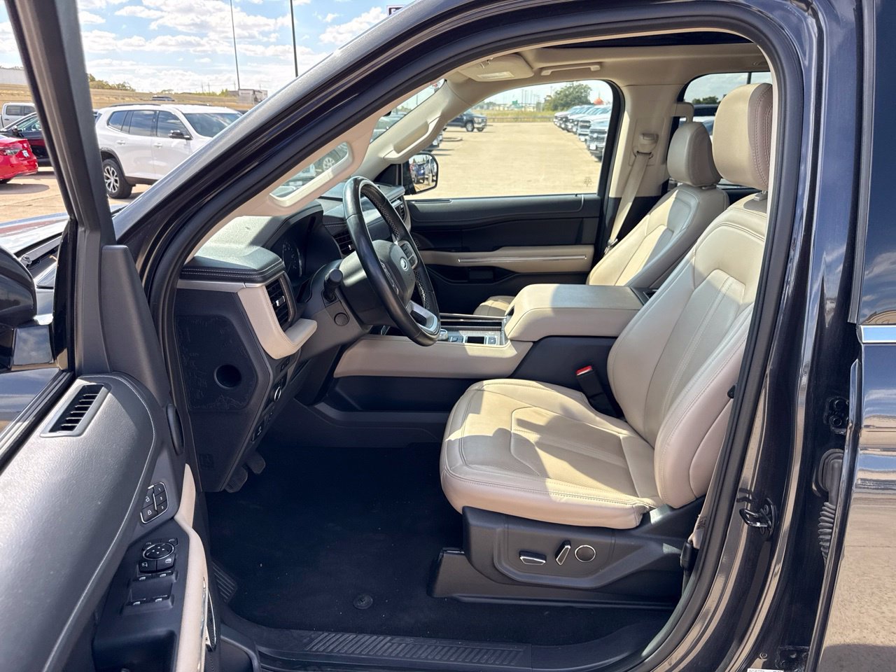 Used 2024 Ford Expedition Limited RWD image 19