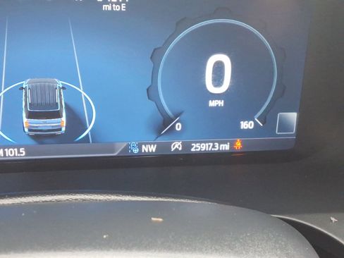 Used 2024 Ford Expedition Limited image 13