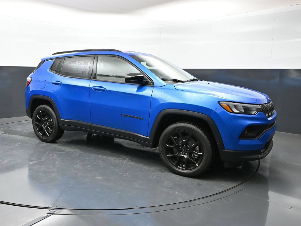 Used 2026 Jeep Compass Latitude AWD/4WD image 31