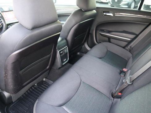 Used 2019 Chrysler 300 Touring w/ Sport Appearance Package image 20