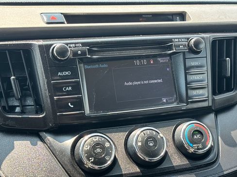 Used 2016 Toyota RAV4 LE AWD/4WD image 22