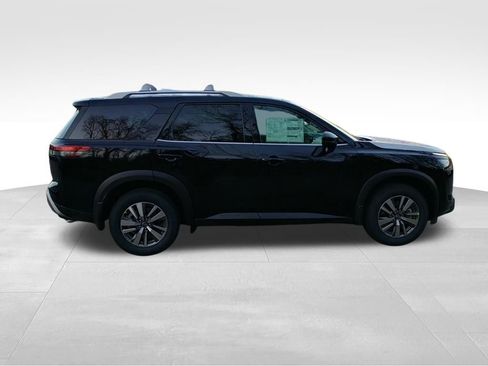 New 2025 Nissan Pathfinder SL w/ Black Appearance Package image 7