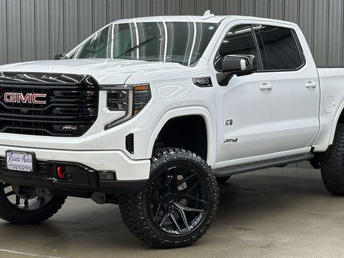 Used 2024 GMC Sierra 1500 AT4 w/ Technology Package AWD/4WD image 1