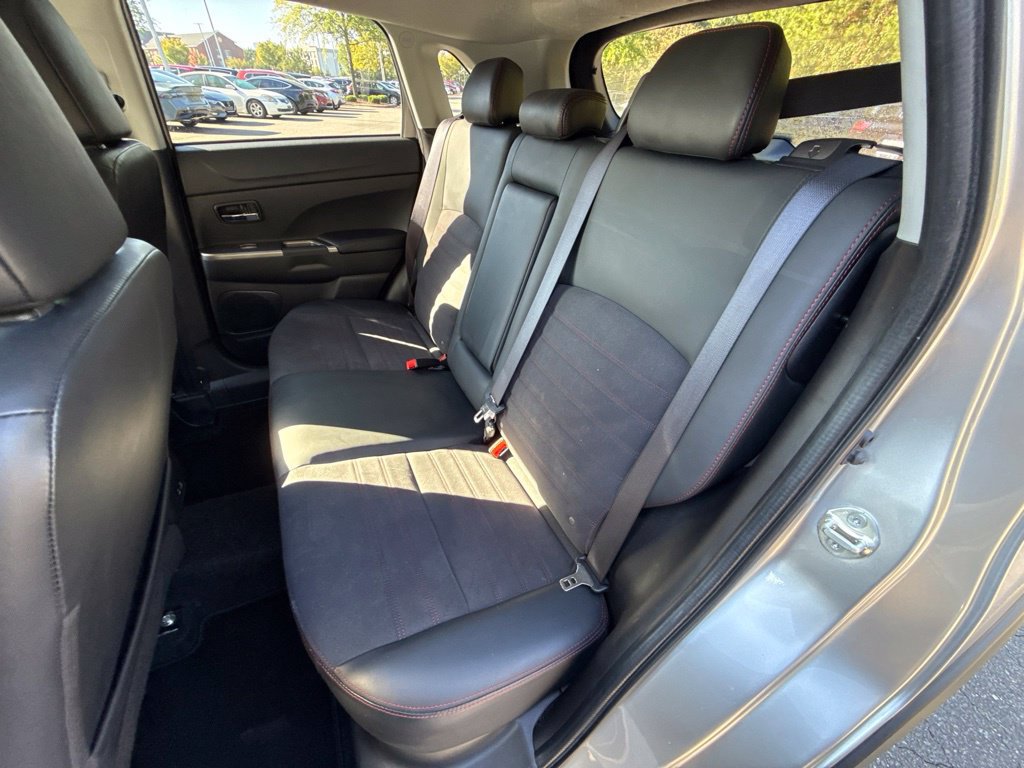Used 2025 Mitsubishi Outlander Sport SE AWD/4WD image 26