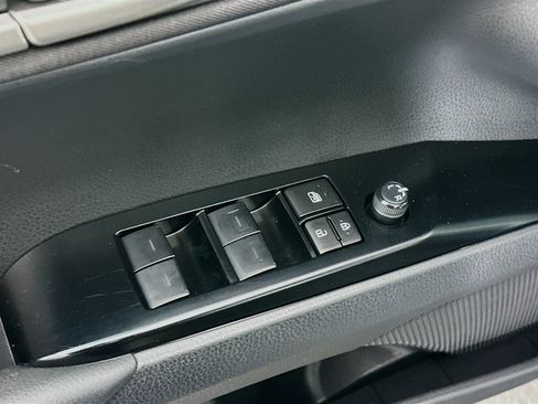 Used 2025 Toyota Camry LE image 15