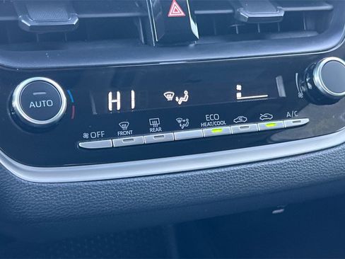 Certified 2025 Toyota Corolla LE image 21