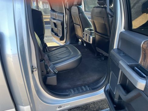 Used 2016 Ford F150 Platinum w/ Equipment Group 701A Luxury AWD/4WD image 29