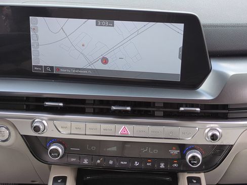 Certified 2025 Kia Telluride S FWD image 18