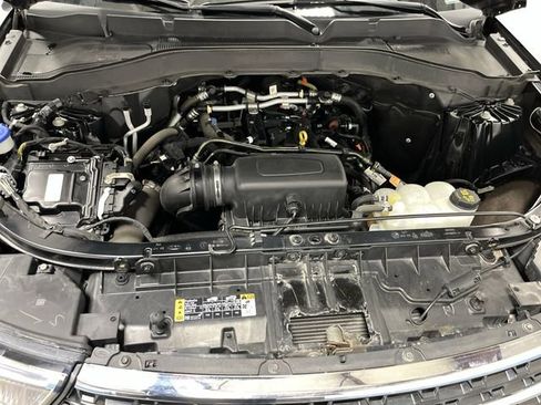 Used 2022 Ford Explorer XLT image 38
