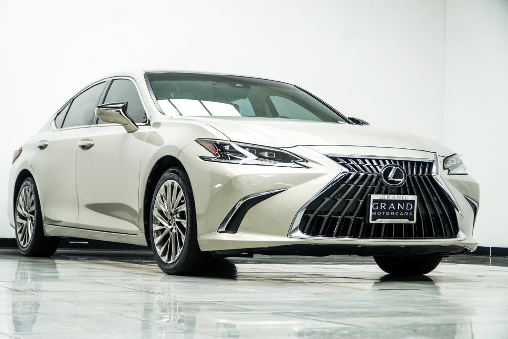 Used 2022 Lexus ES 350 Ultra Luxury w/ Accessory Package 2 FWD image 5