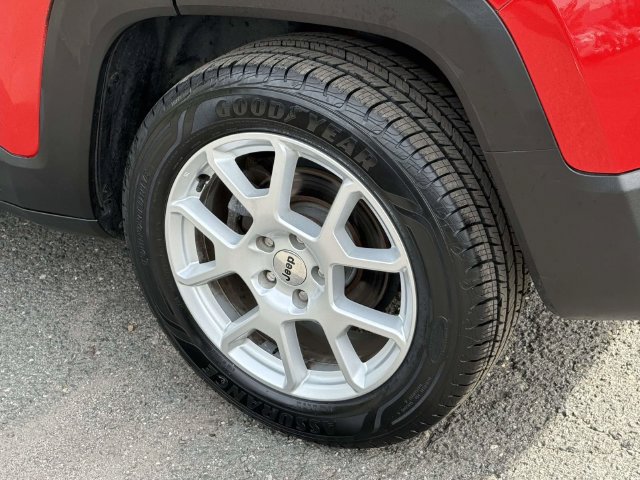 Used 2022 Jeep Renegade Sport w/ Sport Appearance Group FWD image 9