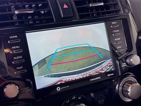 Used 2022 Toyota 4Runner TRD Off-Road AWD/4WD image 10