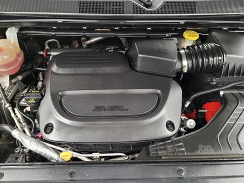 Used 2019 Chrysler Pacifica Touring Plus w/ S Appearance Package FWD image 30