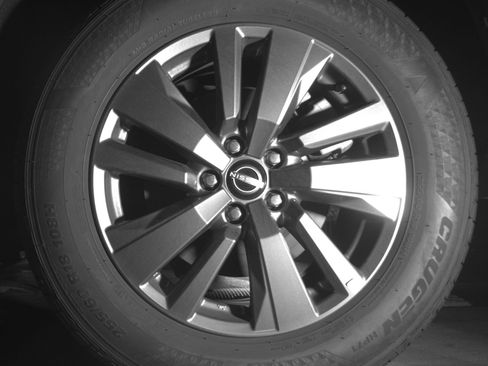 Used 2025 Nissan Pathfinder SV image 14