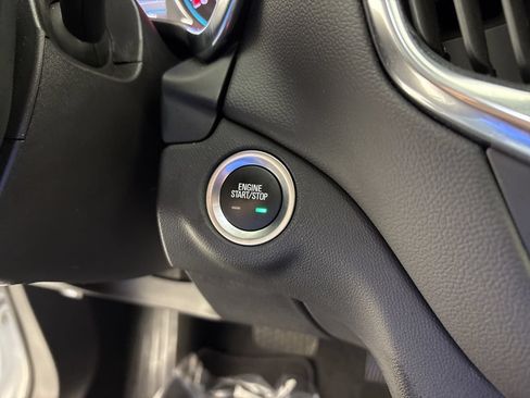 Used 2024 Chevrolet Equinox LT FWD image 32